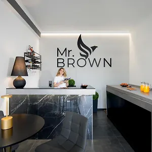 Mr Brown And Pensjonat